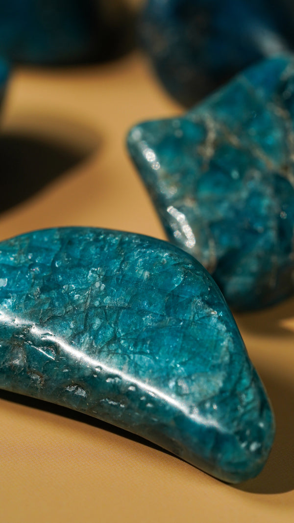 Blauer Apatit Trommelstein XL