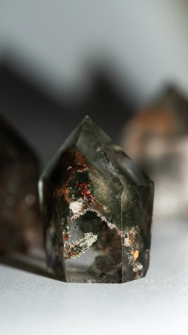 "THE CAVE" Gartenquarz Turm | High Quality | Mini