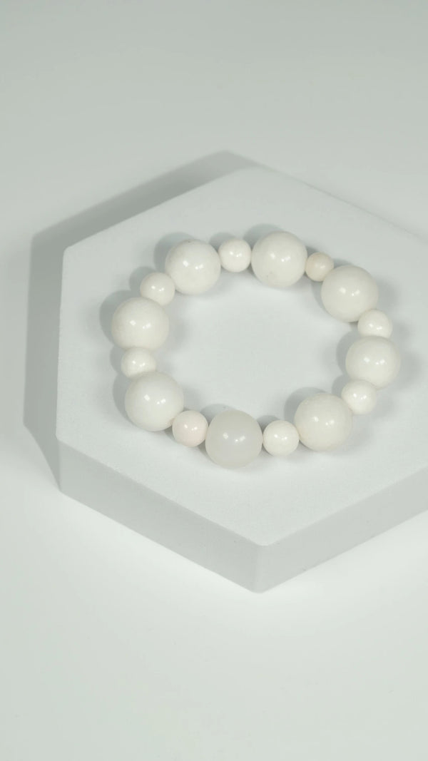 Ivory Moon | White Jade Armband