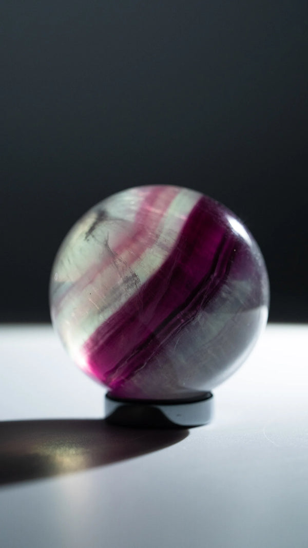 Lila Fluorit Kugel Nr. 16