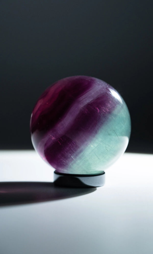 Lila Fluorit Kugel Nr. 17