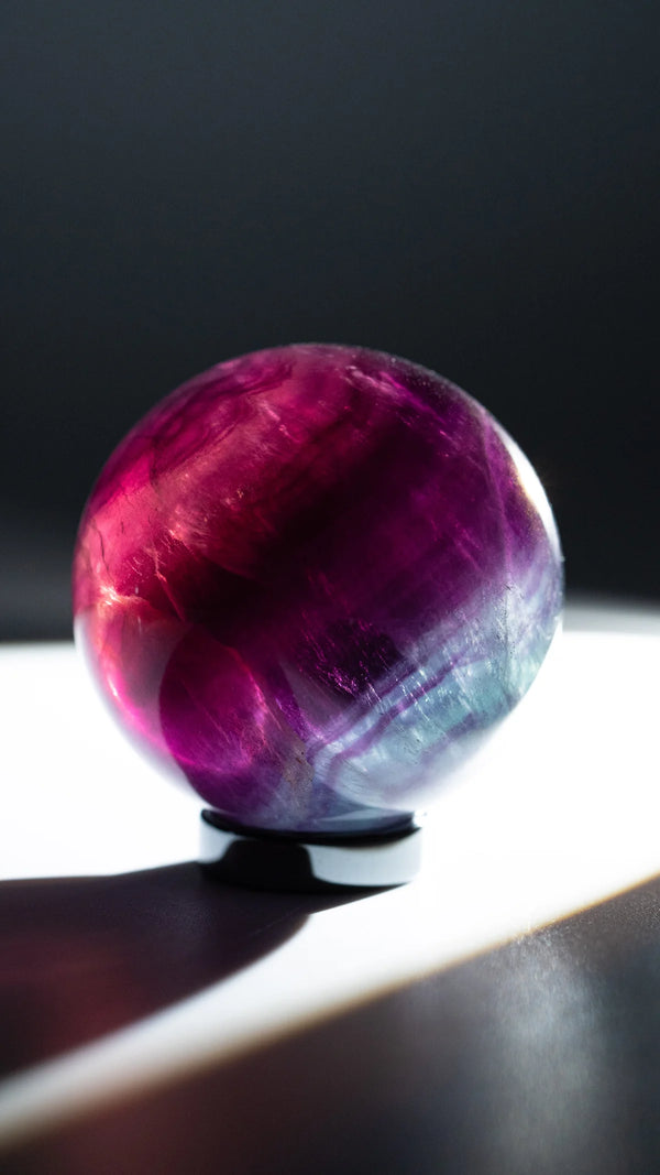 Lila Fluorit Kugel Nr. 18
